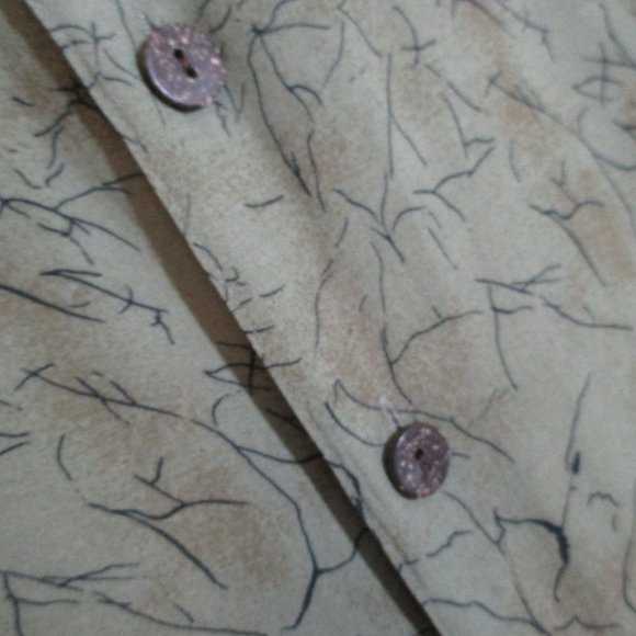 Mens Hawaiian Shirt sz L Muted Green Yellow Floral Rayon Wooden Buttons Holiday - Picture 3 of 7